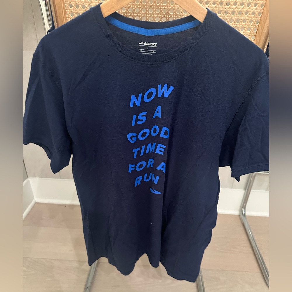 Men’s L Navy Brooks Running Shirt